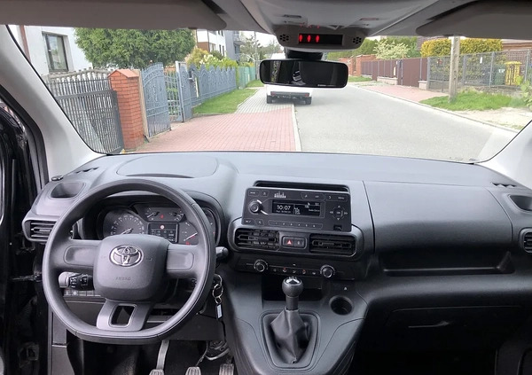 Toyota Proace City Verso cena 58900 przebieg: 167000, rok produkcji 2020 z Łódź małe 562